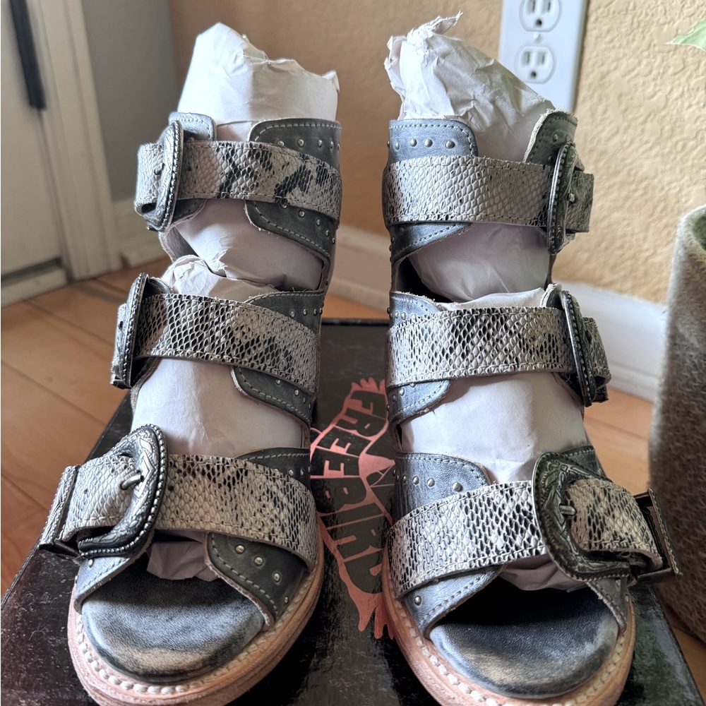 Freebird Violets Size 7. Stone Multi. Never worn.